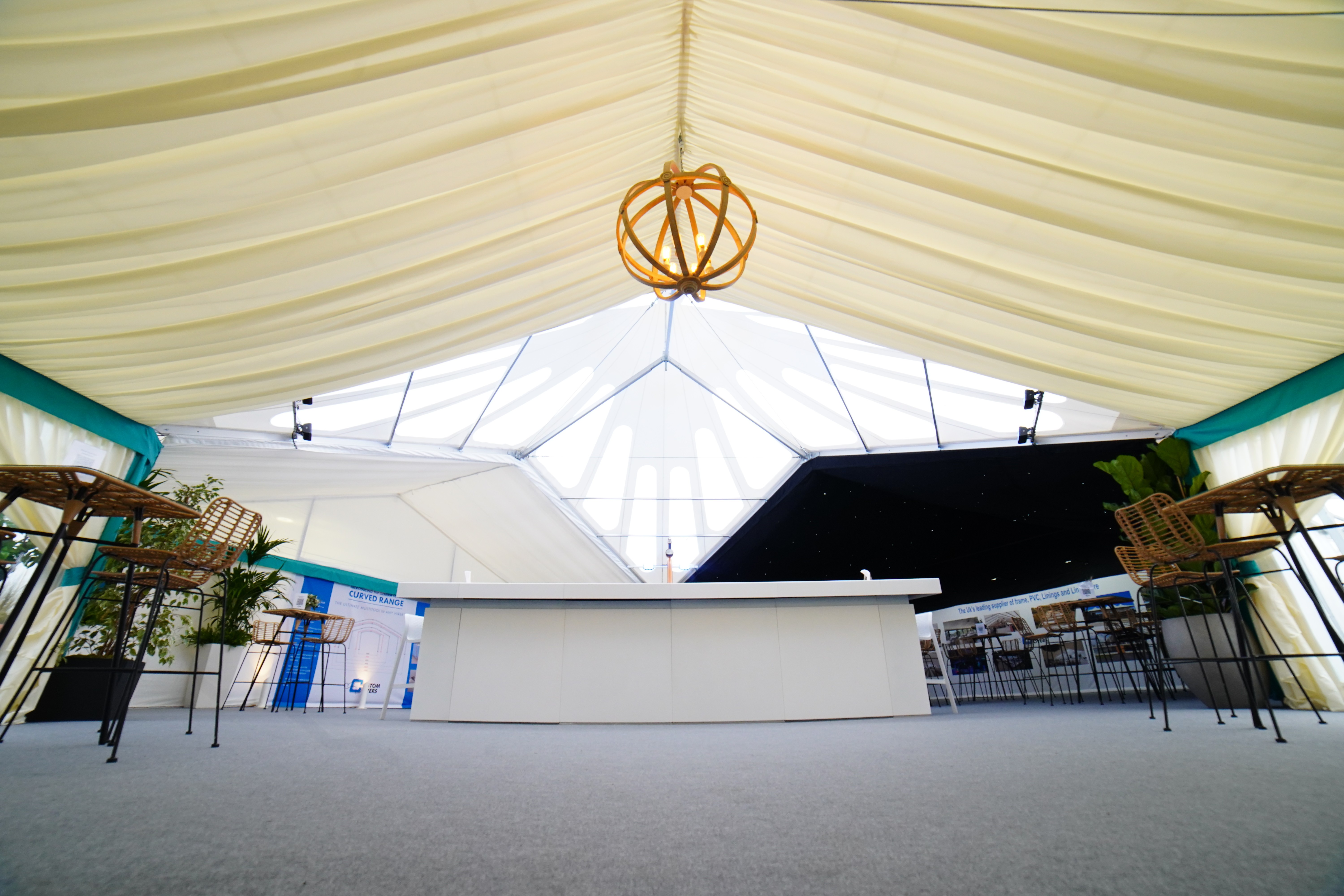 Showman's Show internal